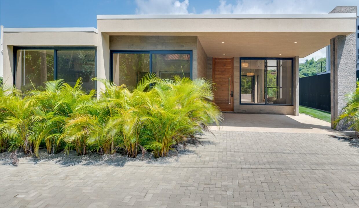 Luxury Home For sale flamingo beach (16)