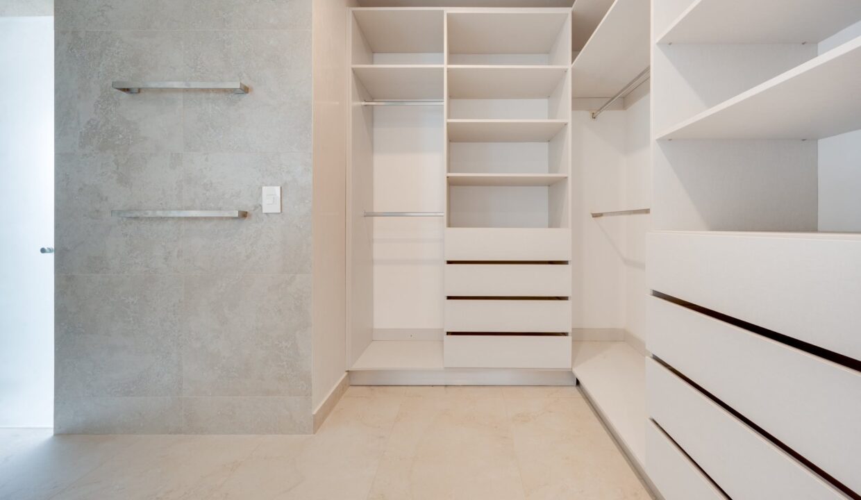 Luxury Home For sale flamingo beach (32)