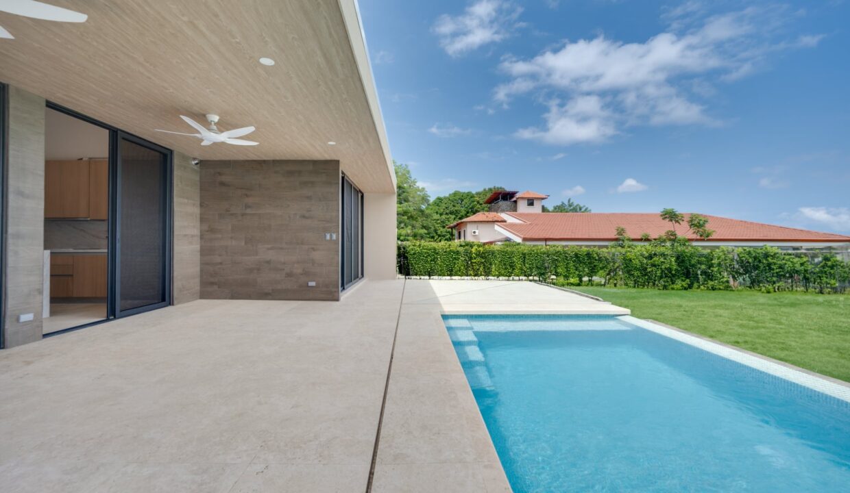 Luxury Home For sale flamingo beach (8)