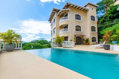 MARINA REAL CONDO (1)