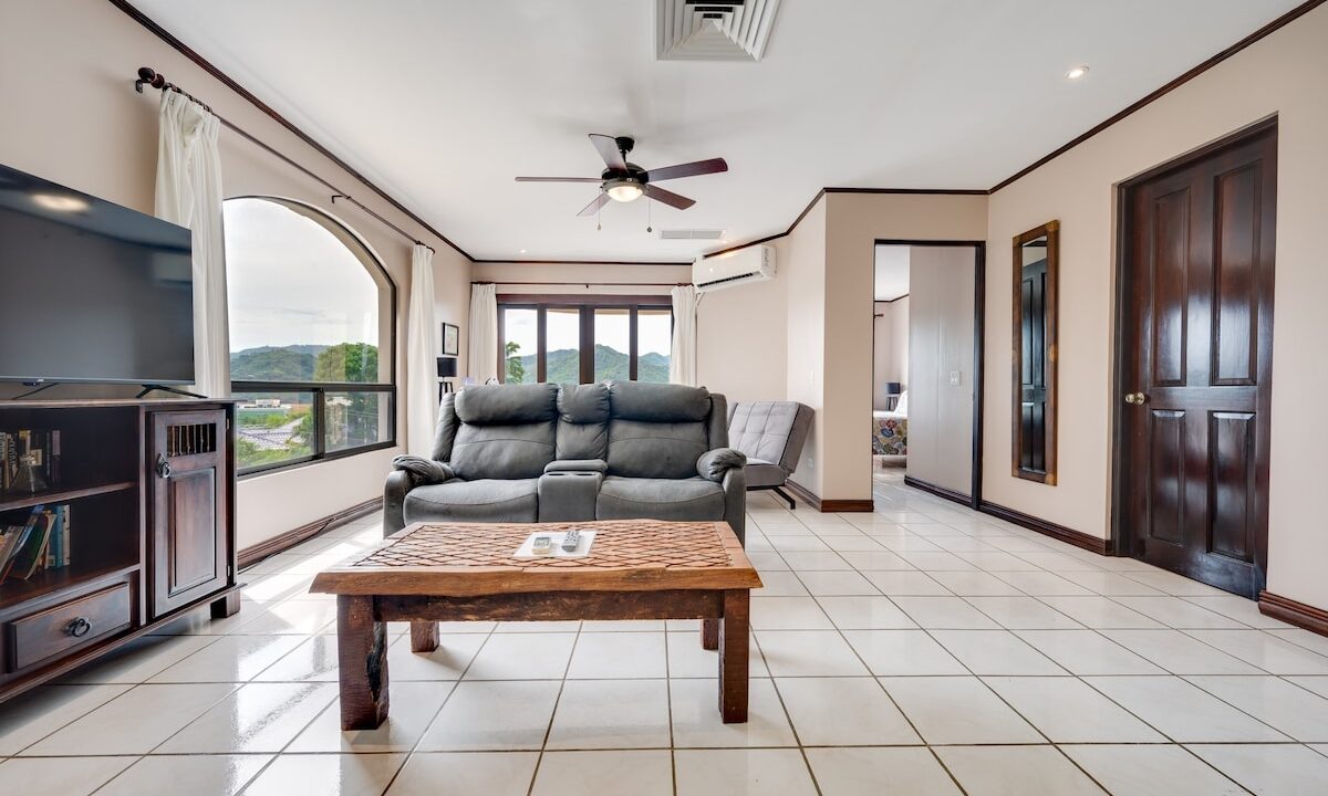 MARINA REAL CONDO (13)