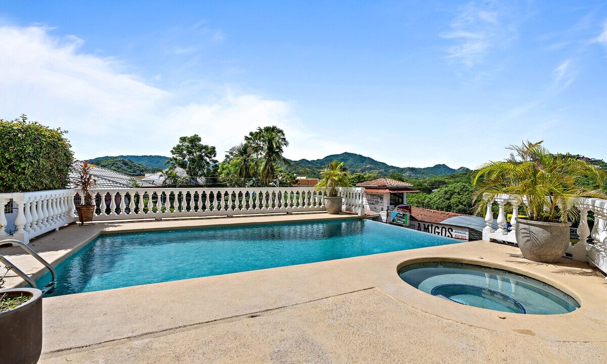 MARINA REAL CONDO (8)