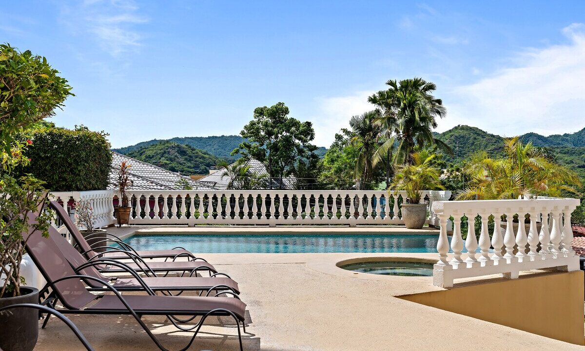 MARINA REAL CONDO (9)